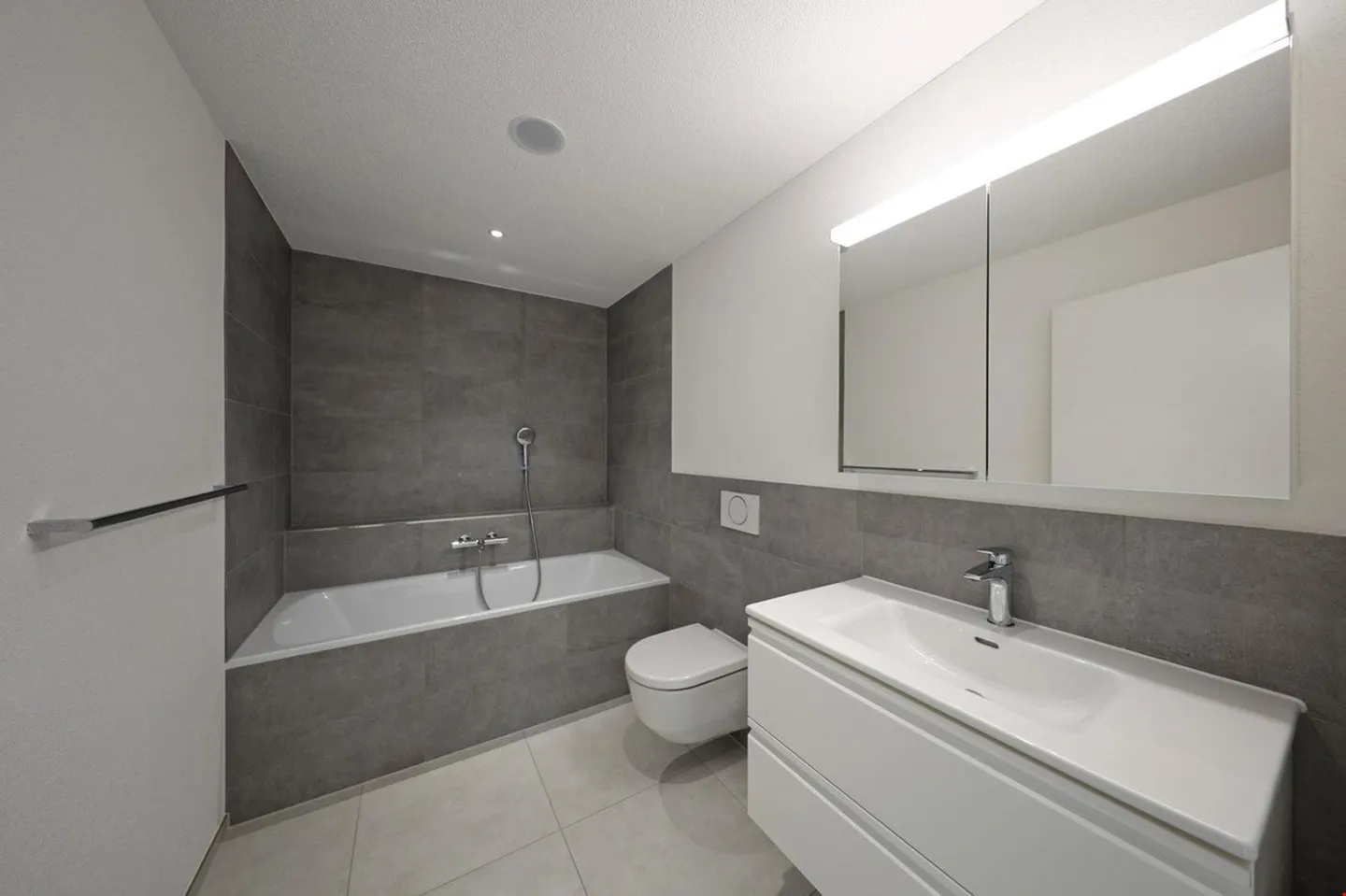 Modern 4-room penthouse apartment with Minergie standard in Ins - Photo 14 of 16