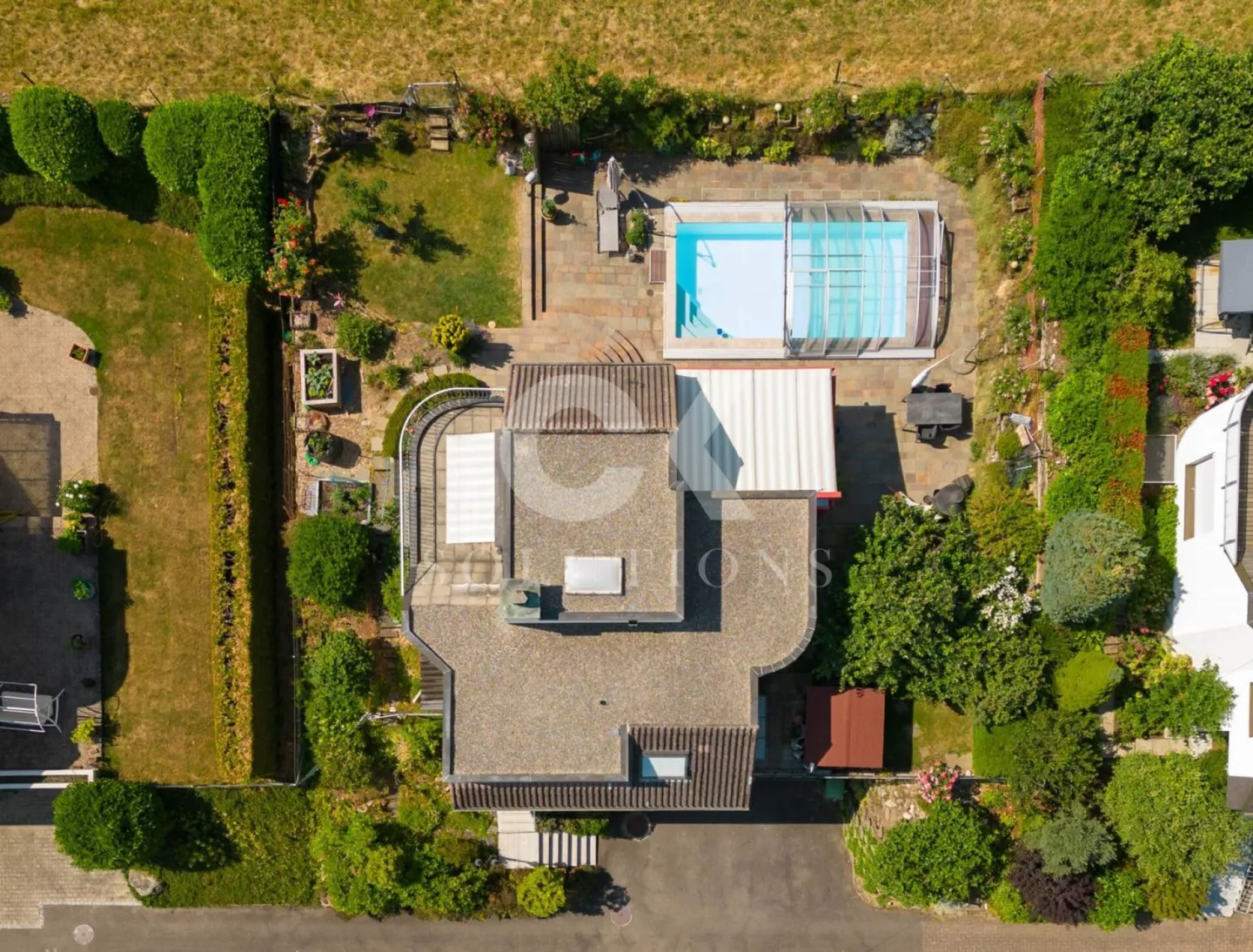 A House in a Prime Location, Great Views, Character and Adaptation Options - Photo 2 of 13