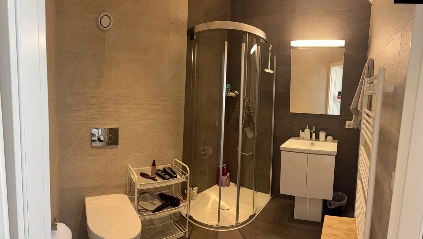 Schönes Dachgeschoss-Apartment 4,5 Zimmer / 3 Schlafzimmer / Garten in Founex - Photo 9 of 12