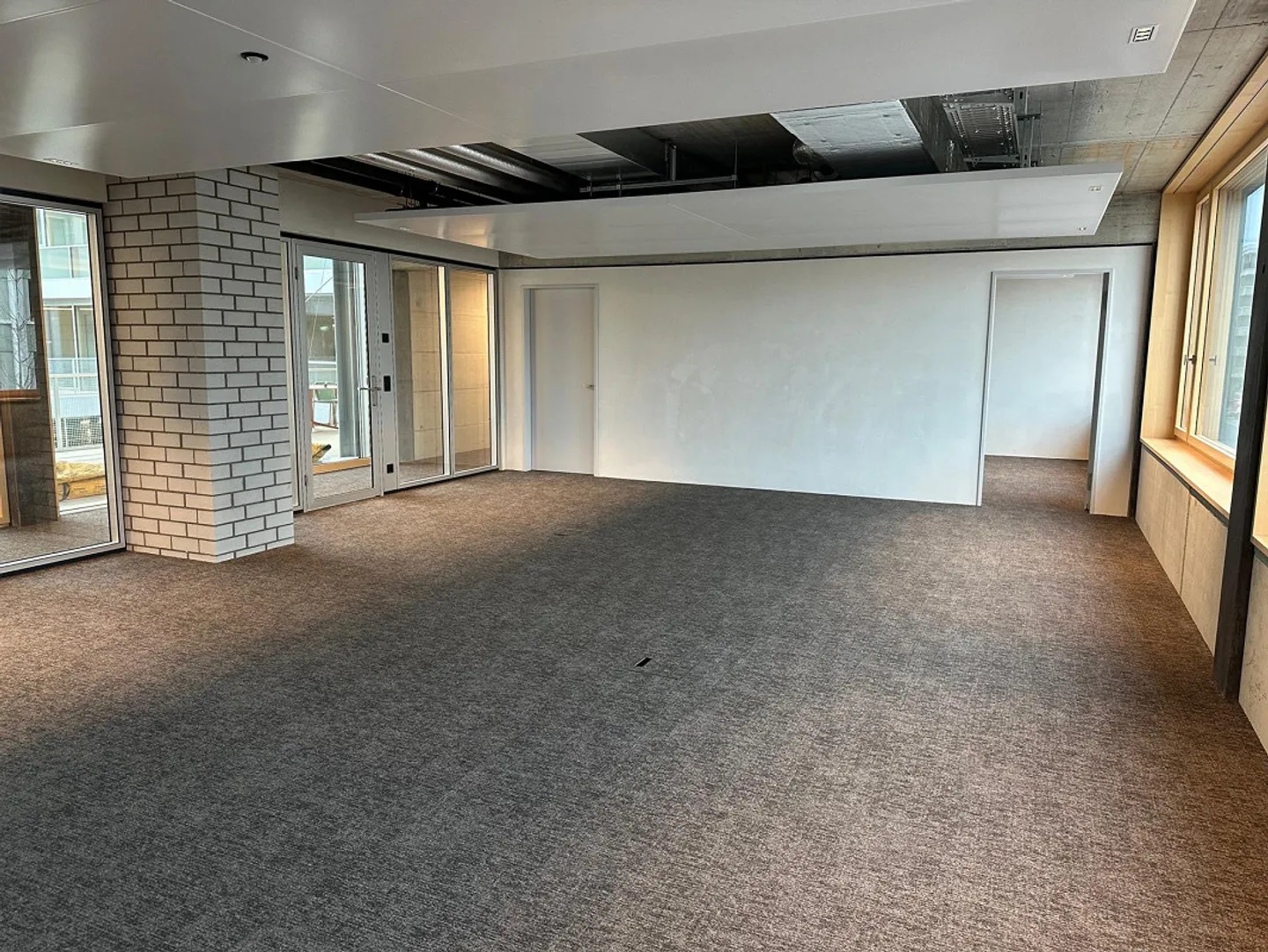 Office Space in Attractive New Building - Photo 3 of 7