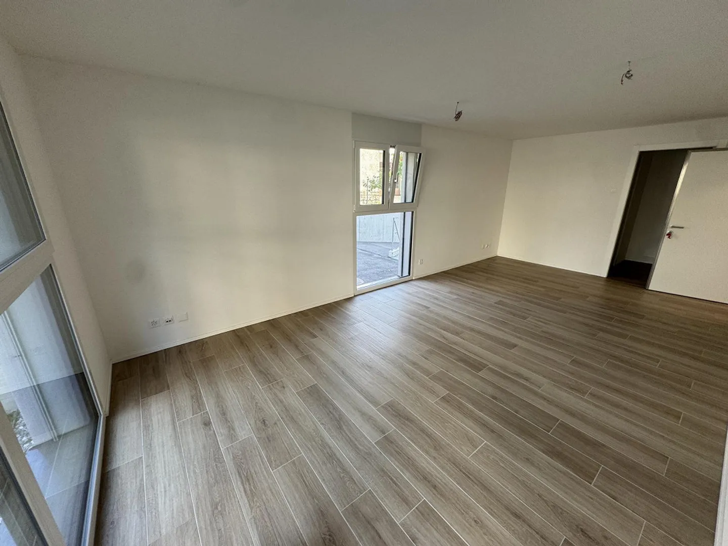 OFFICES facing the street - in New Residence in Pregassona - Modern Luxury and Comfort - parking space - Photo 12 of 25