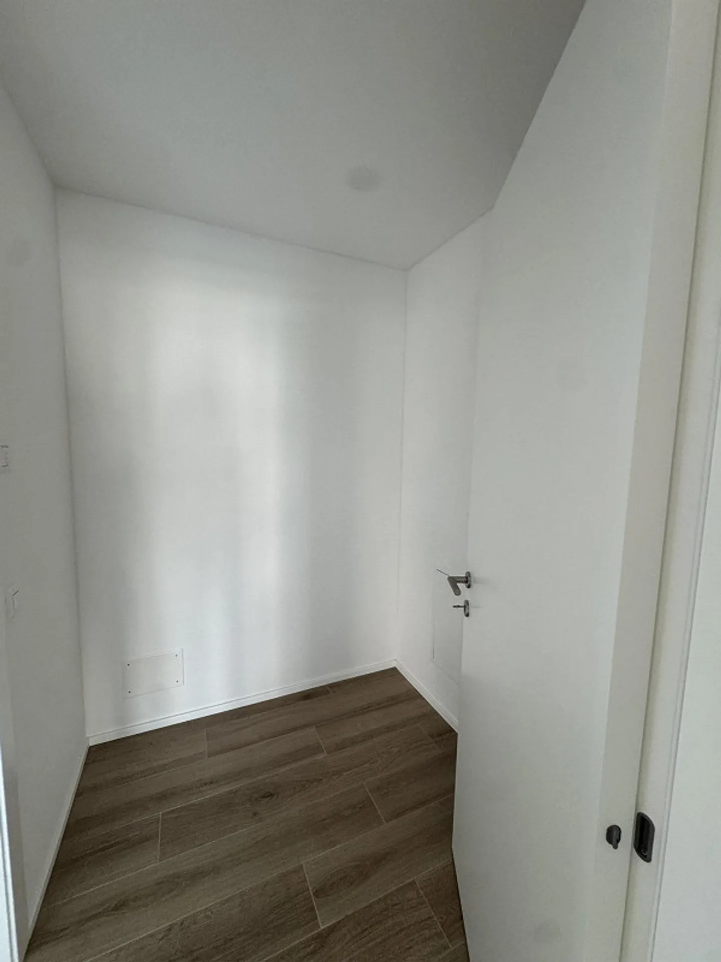 OFFICES facing the street - in New Residence in Pregassona - Modern Luxury and Comfort - parking space - Photo 17 of 25