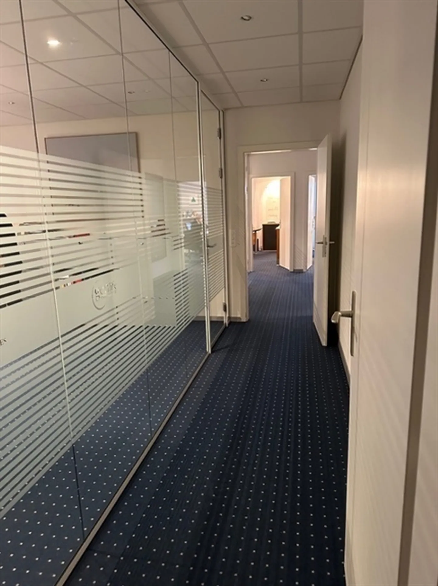 Commercial space of 266 m2 for sale in the city center - Photo 9 of 20