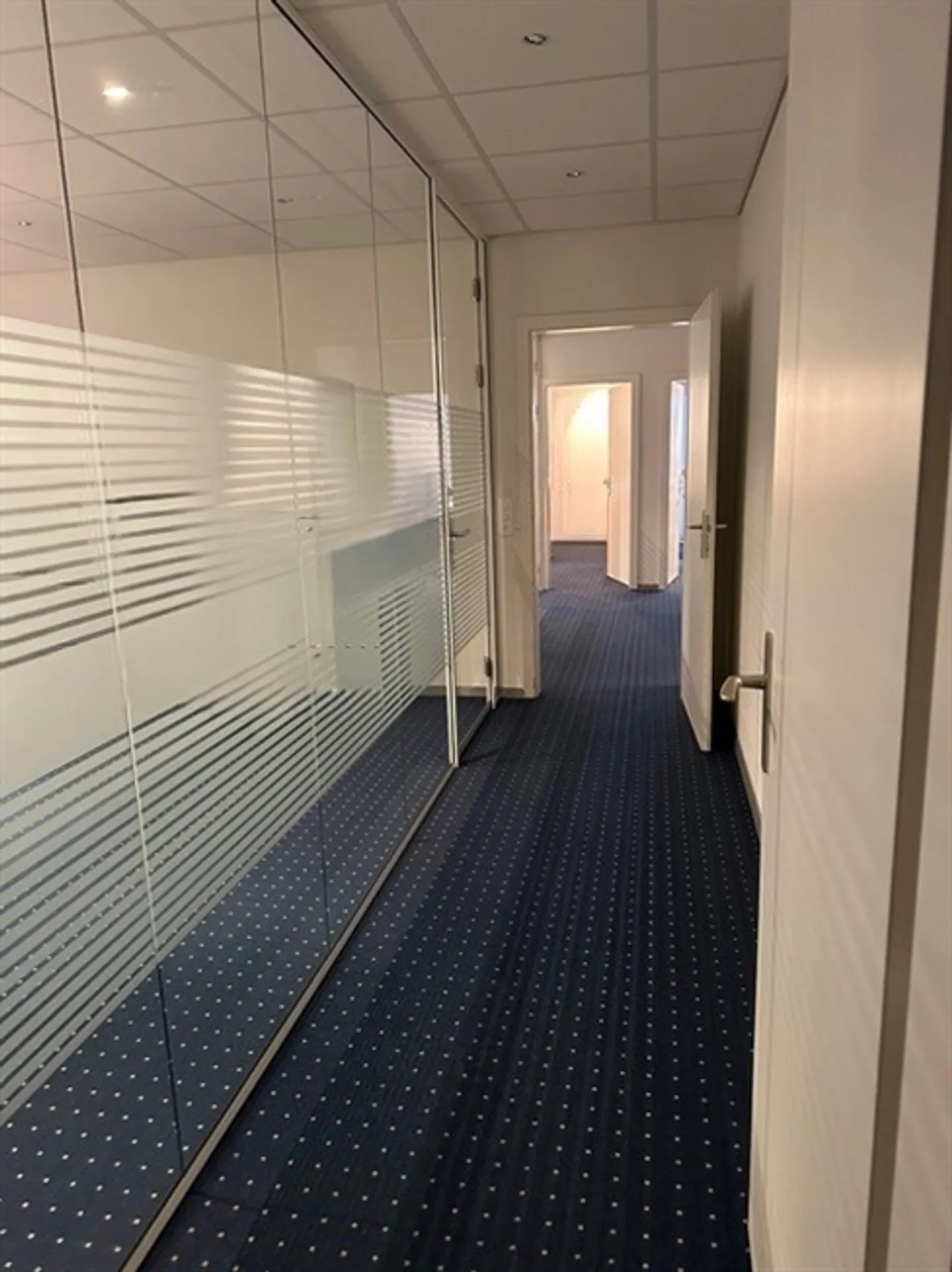 Commercial space of 266 m2 for sale in the city center - Photo 10 of 20