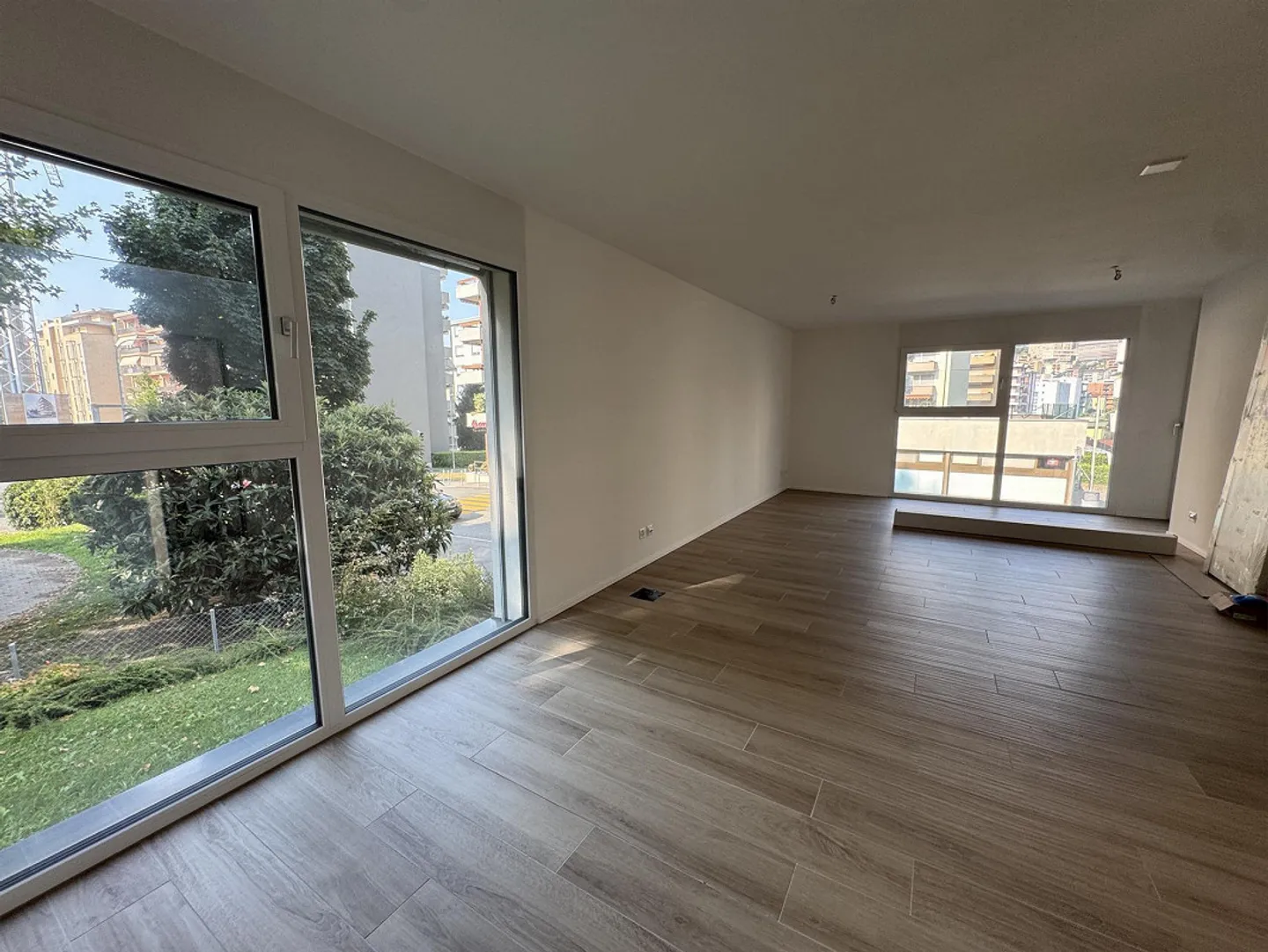 OFFICES facing the street - in New Residence in Pregassona - Modern Luxury and Comfort - parking space - Photo 22 of 25