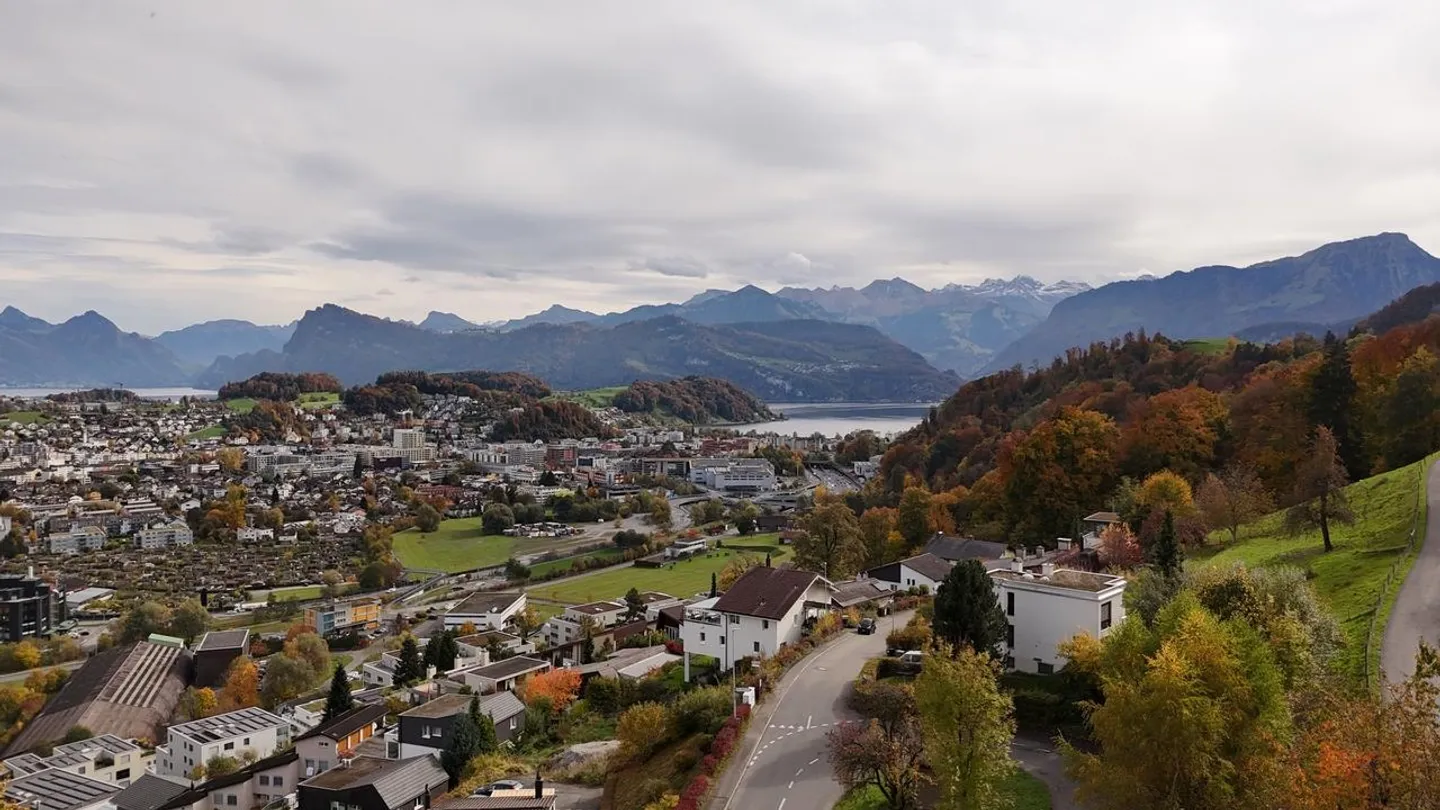 Quietly Located Single-Family House in Kriens - Photo 15 of 16