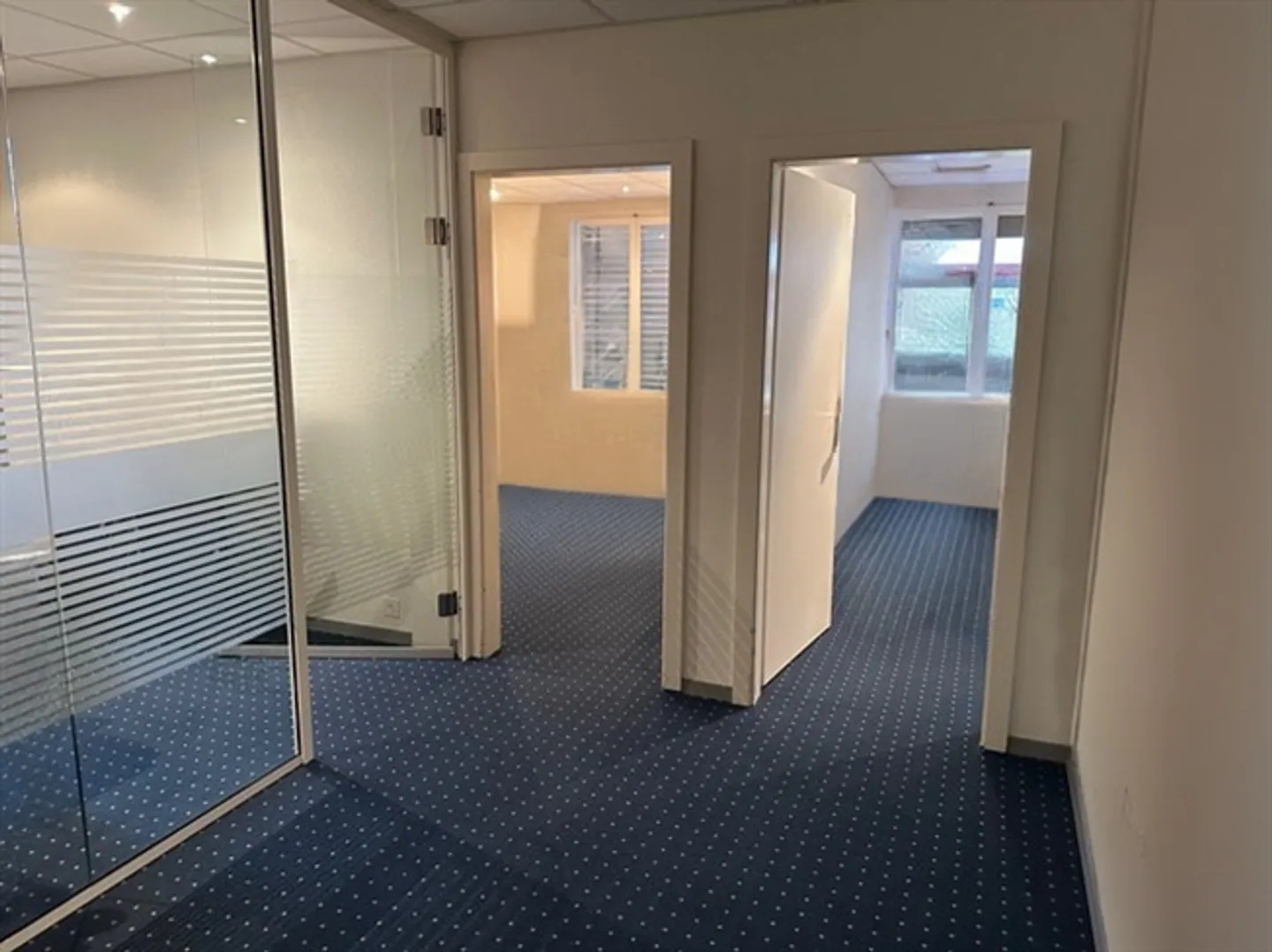 Commercial space of 266 m2 for sale in the city center - Photo 17 of 20