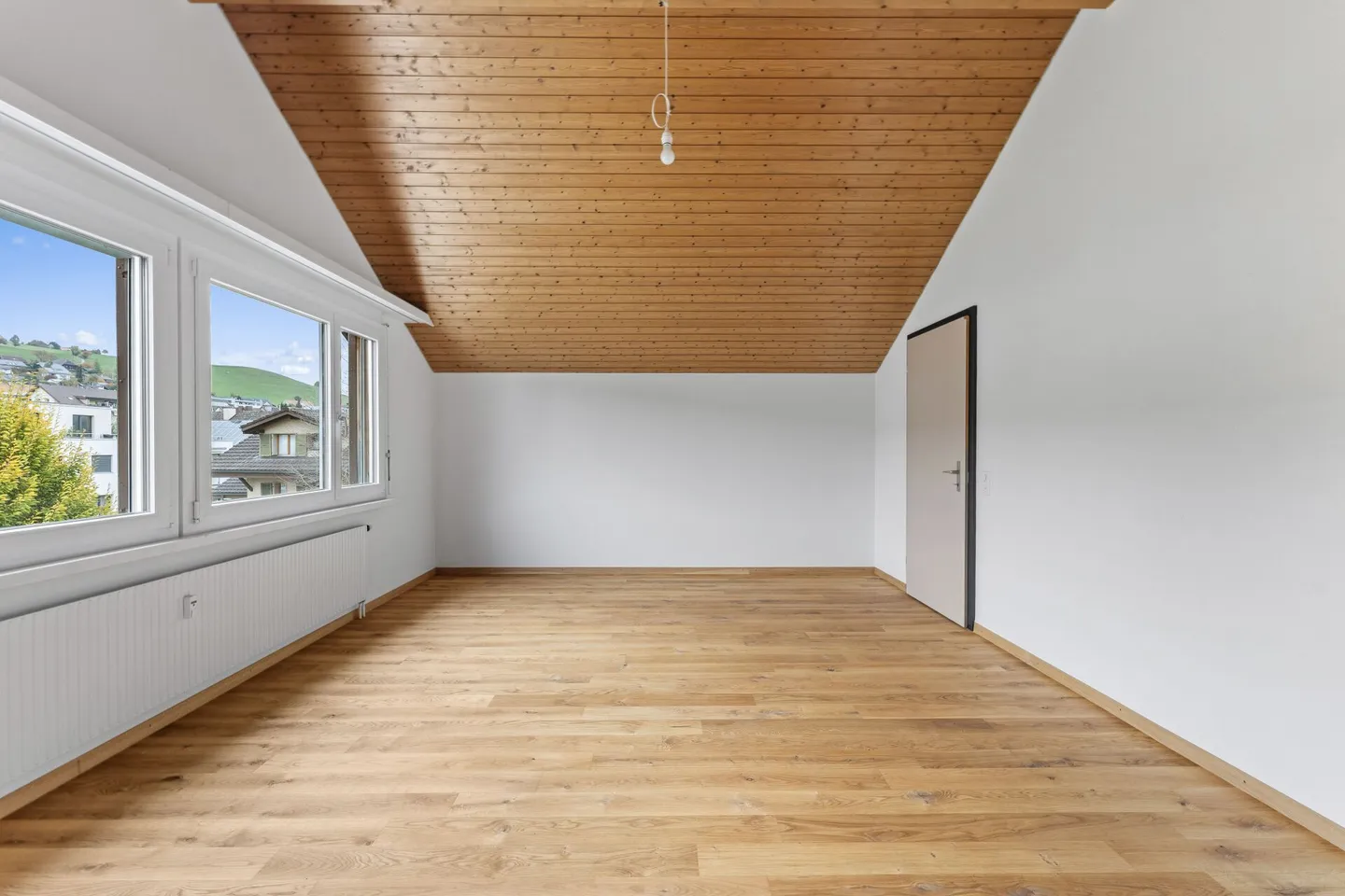 Grosszügige 2-Zimmer-Dachwohnung mit top Aussicht - Foto 8 von 16