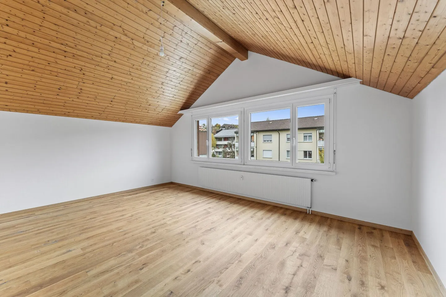 Grosszügige 2-Zimmer-Dachwohnung mit top Aussicht - Foto 9 von 16