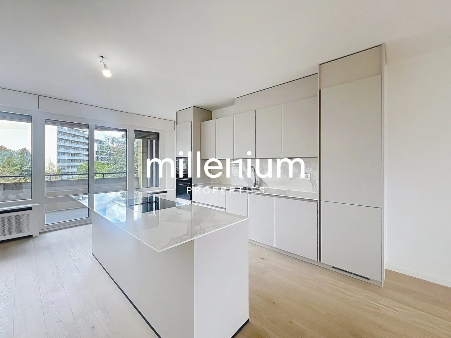 Luxury Apartment with Stunning Views - Photo 4 of 19