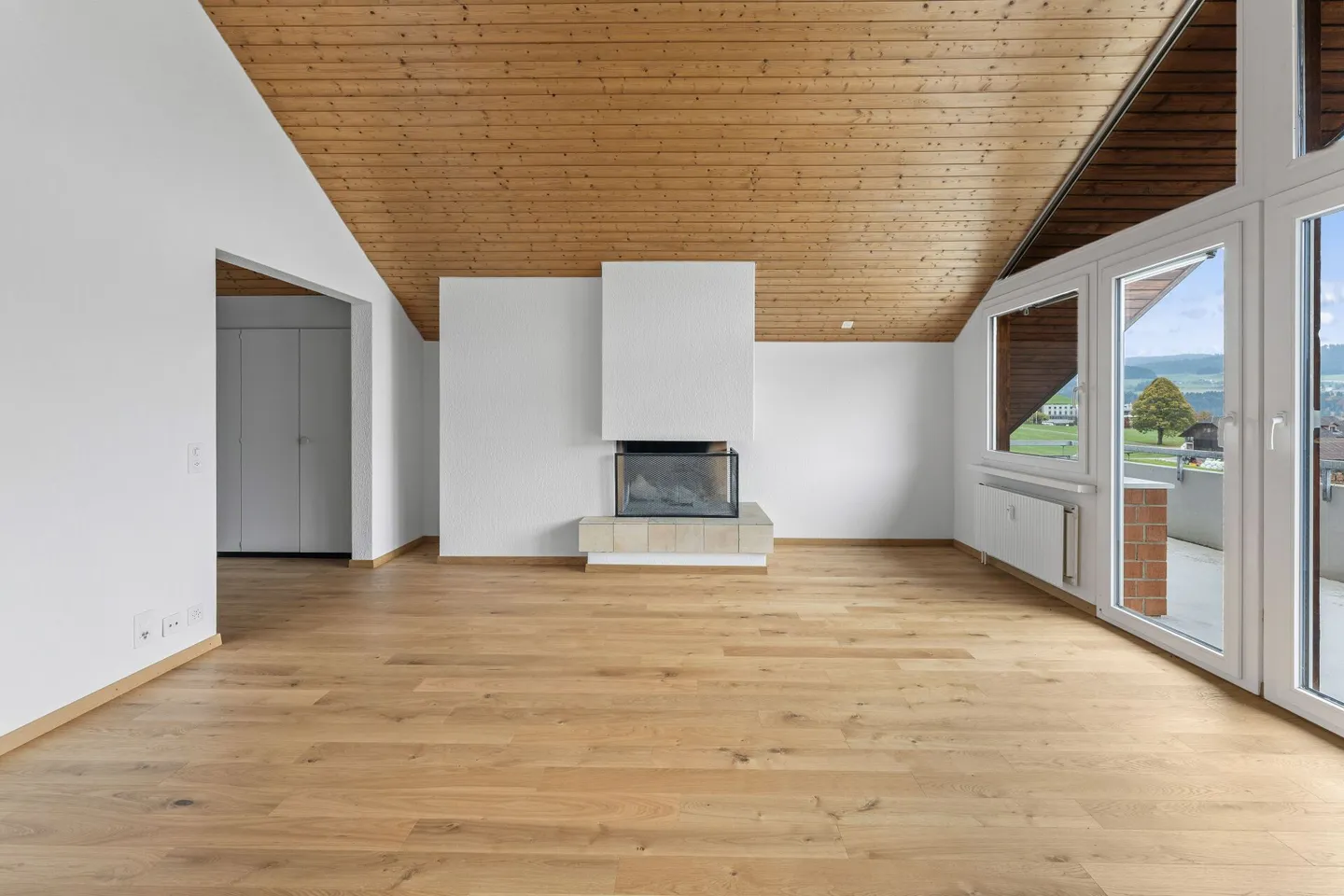 Grosszügige 2-Zimmer-Dachwohnung mit top Aussicht - Foto 11 von 16