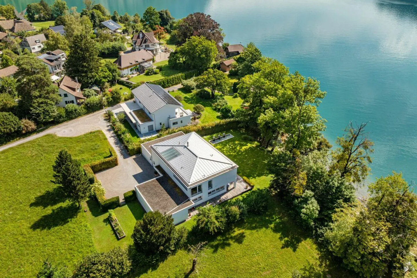 Light, Air, Lake: Exclusive Villa with Lake Access and Old Tree Population - Photo 1 of 14