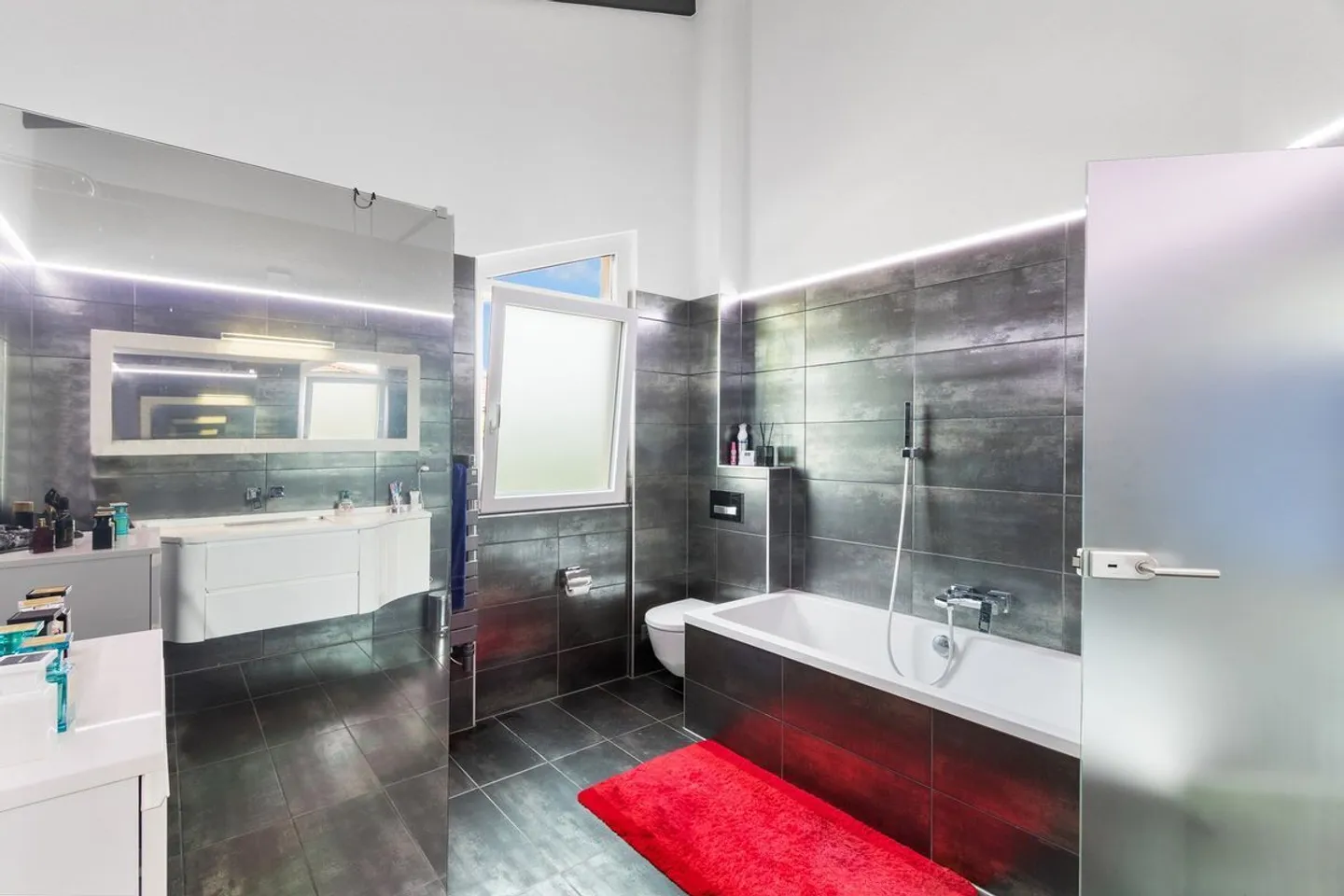 Proprietà da sogno con piscina - Foto 8 di 12