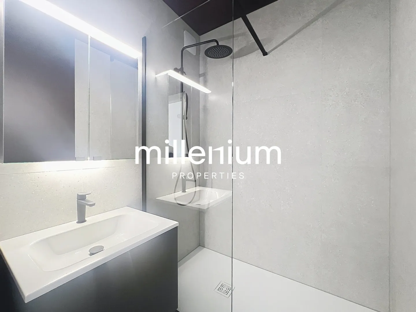 Luxury Apartment with Stunning Views - Photo 15 of 19