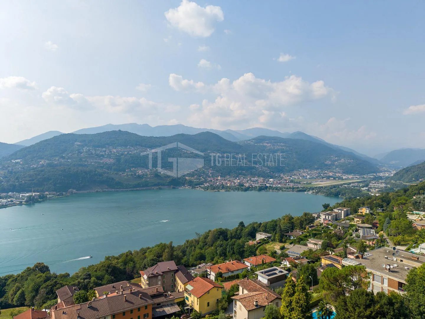 PRESTIGIOSO DUPLEX CON VISTA LAGO E PISCINA - Photo 1 sur 19