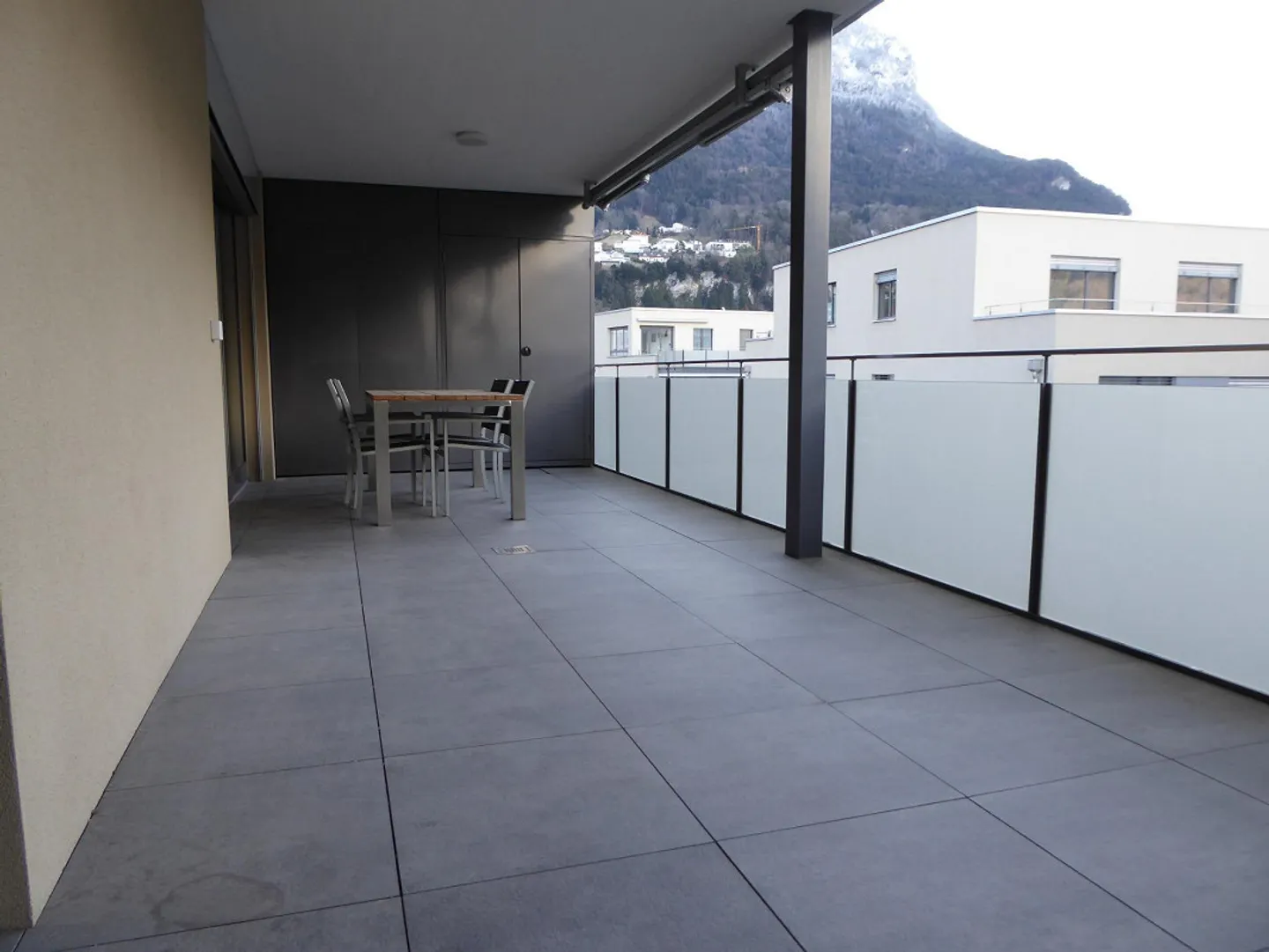 modern 2.5-room apartment - Photo 2 of 9
