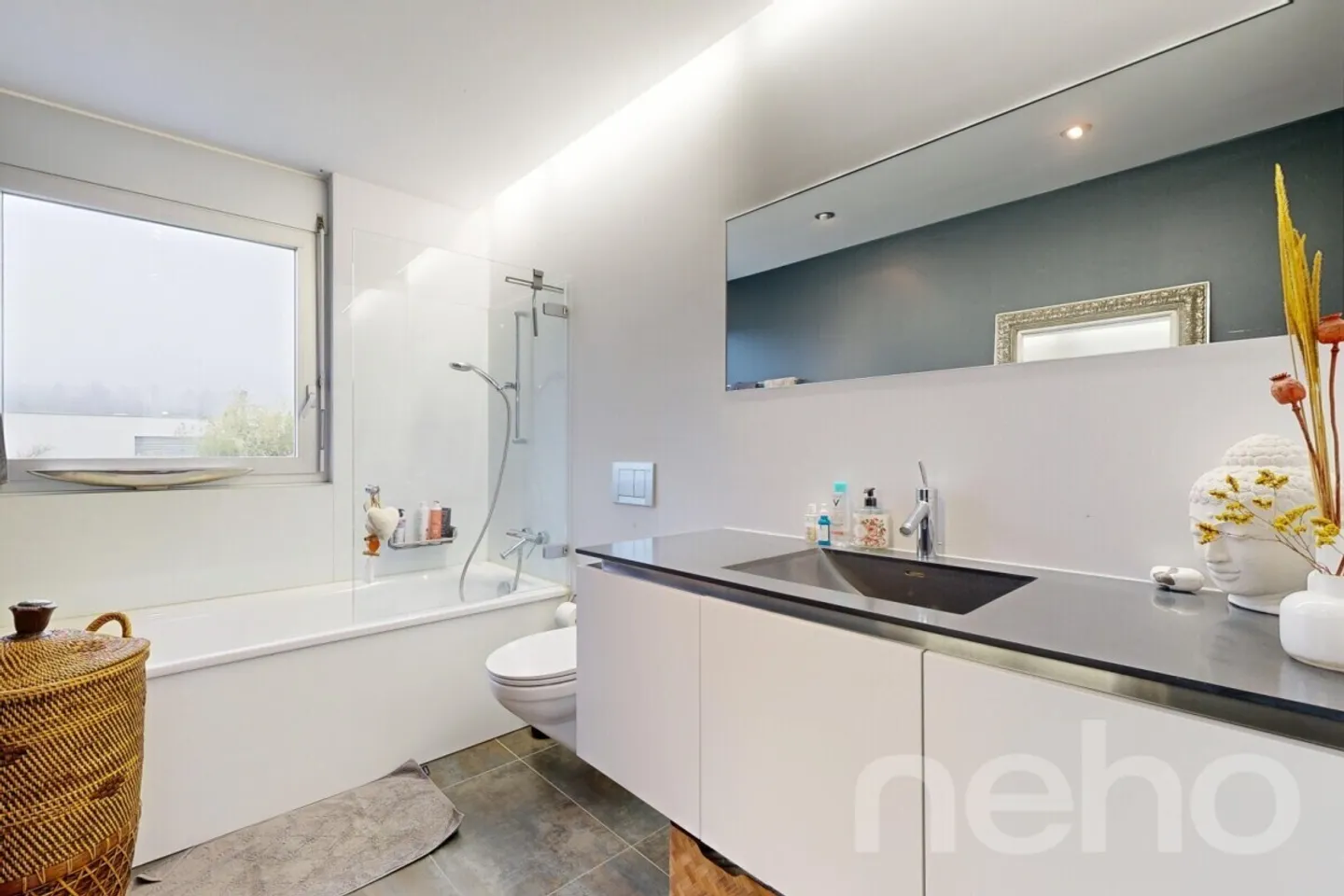 Ein leuchtender Schmuckkasten am Bielersee - Foto 11 von 12