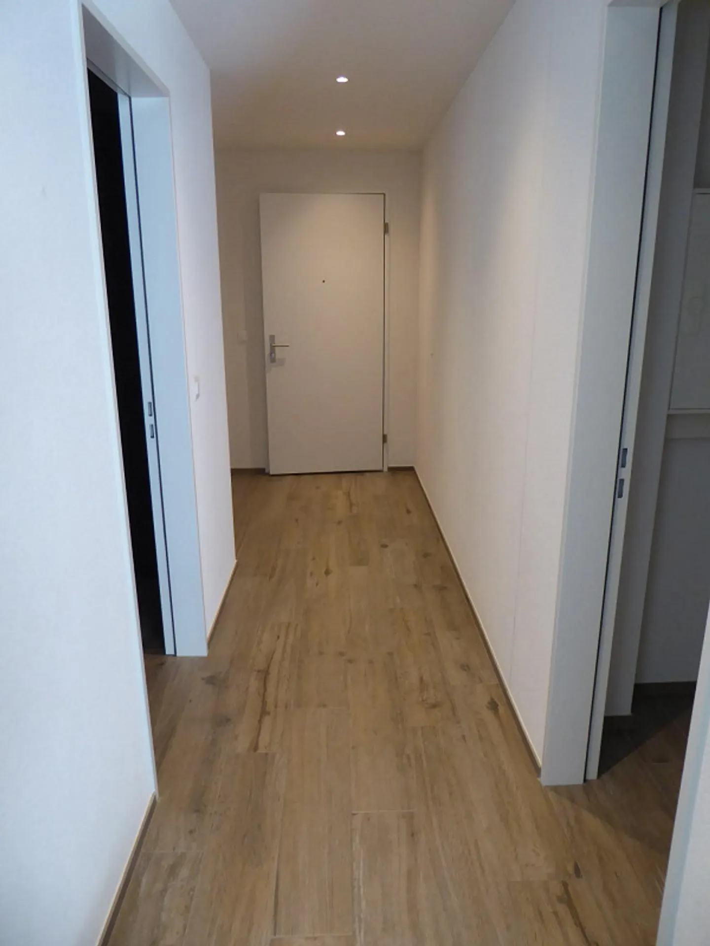 modern 2.5-room apartment - Photo 8 of 9