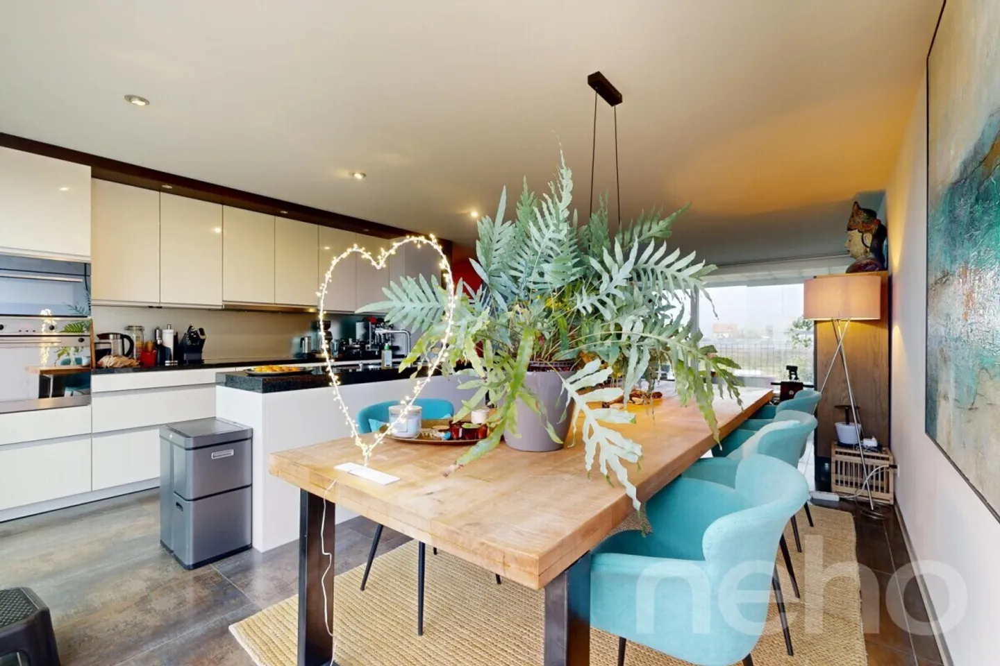 Ein leuchtender Schmuckkasten am Bielersee - Foto 3 von 12