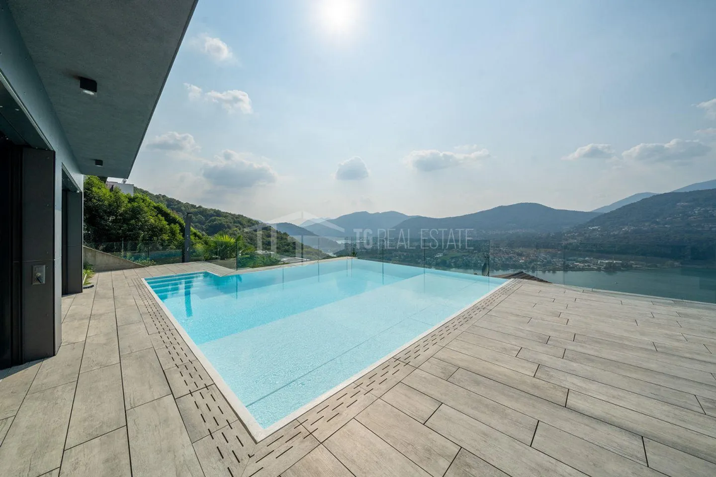 PRESTIGIOSO DUPLEX CON VISTA LAGO E PISCINA - Photo 19 sur 19