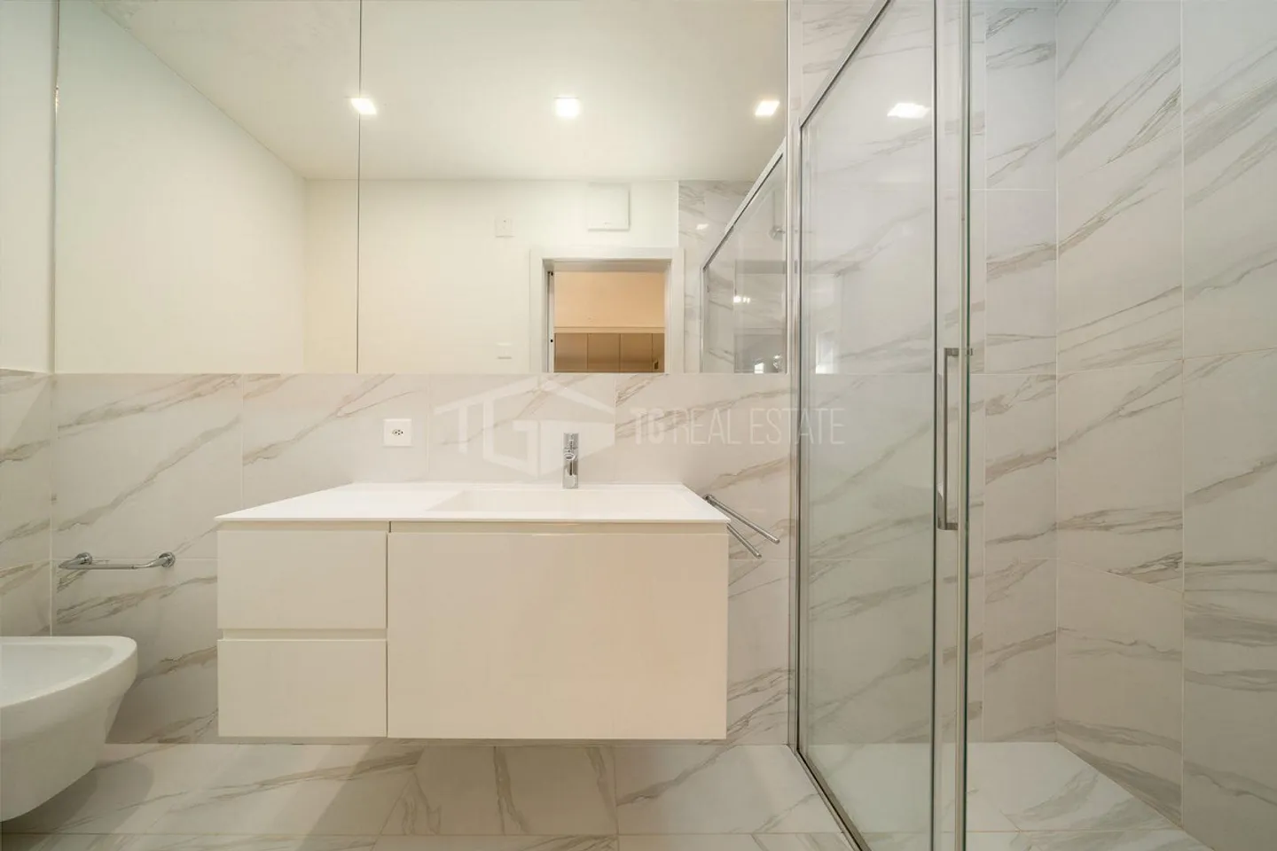 PRESTIGIOSO DUPLEX CON VISTA LAGO E PISCINA - Photo 15 sur 19