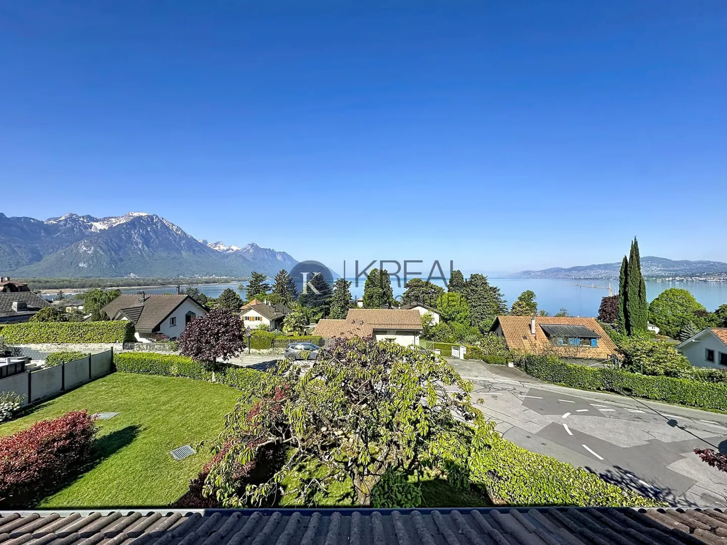 Charmante Villa mit Seeblick - Foto 2 von 9