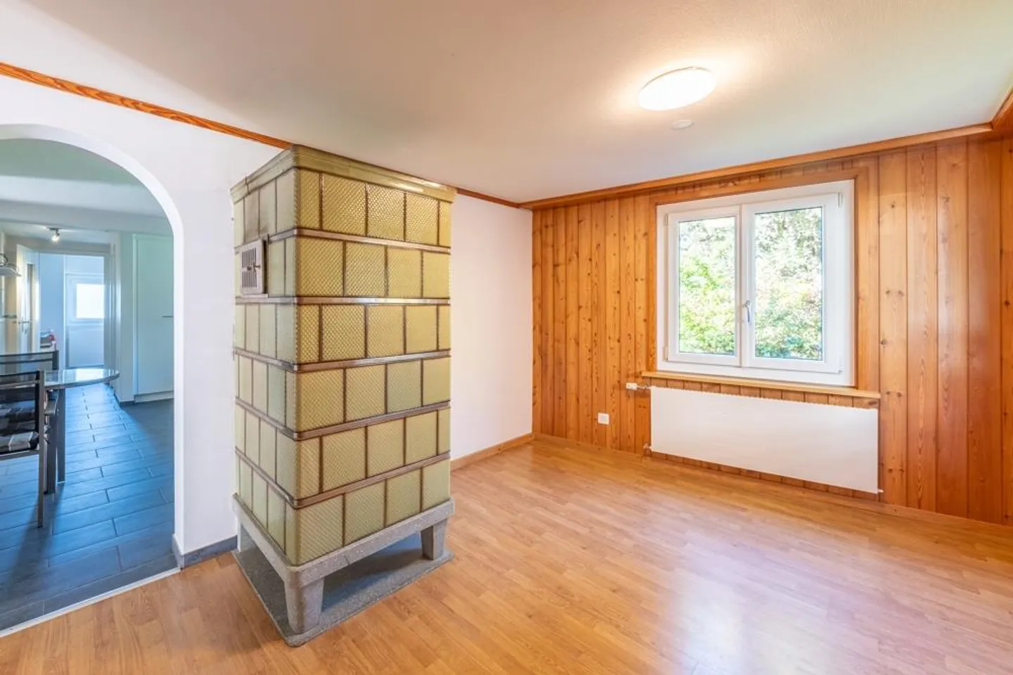 Affascinante casa bifamiliare con fienile, stalla e terreno in affitto - Foto 5 di 8