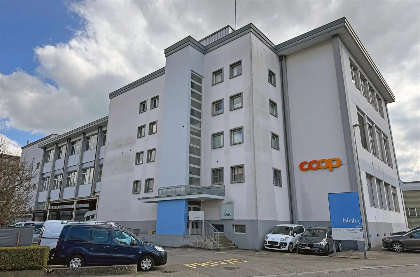 Ufficio/Esposizione/Pratica/Studio ecc. e Posti Auto - Biglen - Foto 2 di 12