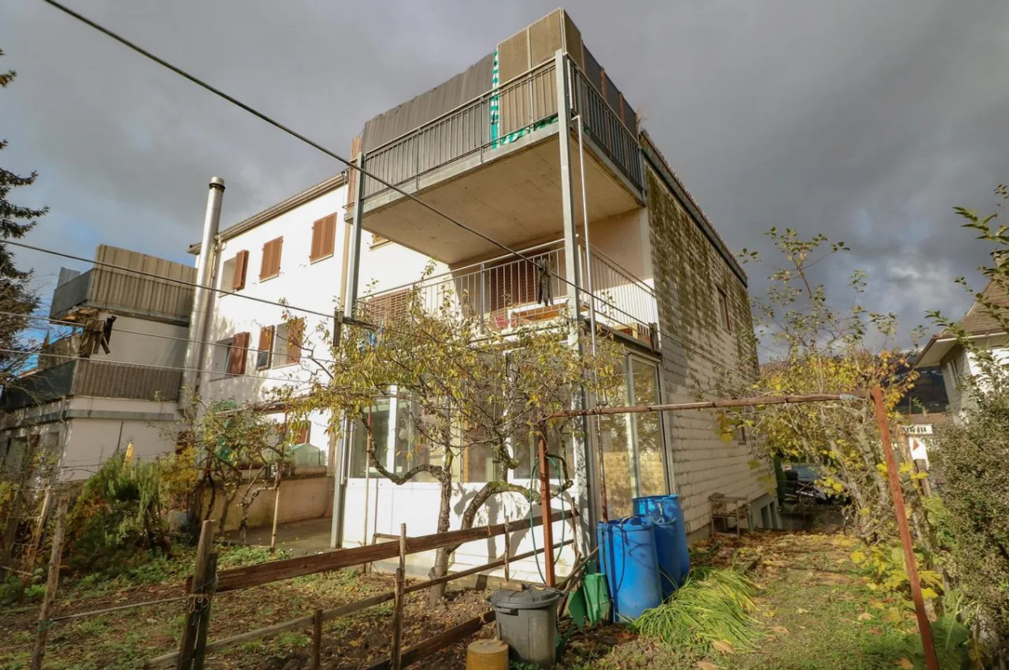 3-family house in the Linden district - Photo 2 of 8