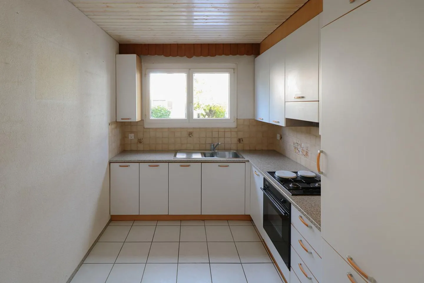 3-family house in the Linden district - Photo 3 of 8