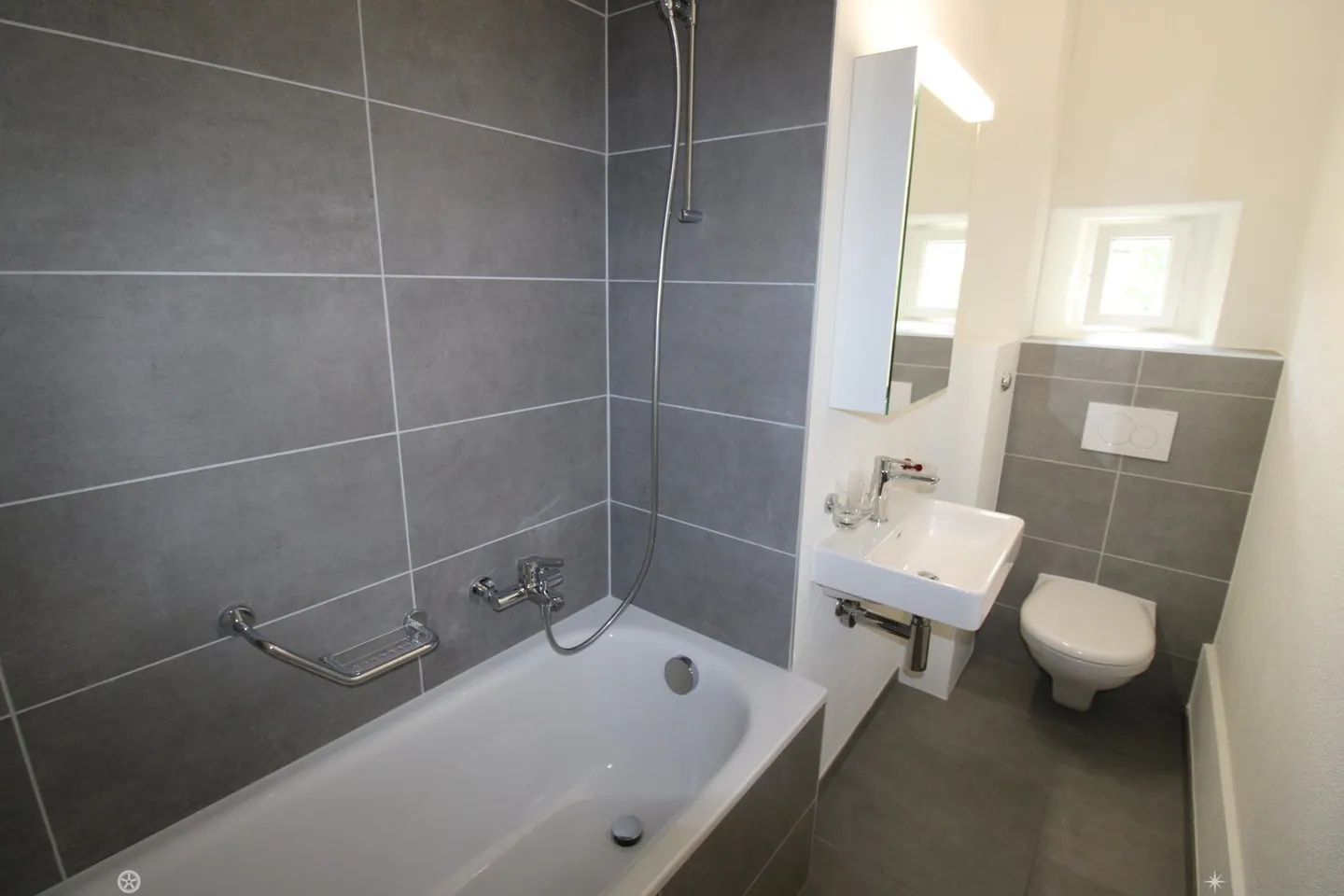 New rental after complete renovation - Photo 4 of 7