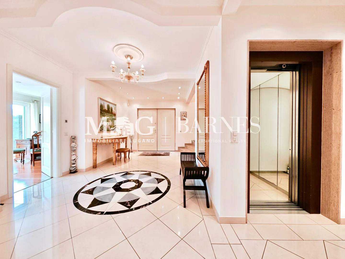 REPRESENTATIVE VILLA in Lugano Manno, elegant with pool and guest house - Photo 4 of 38