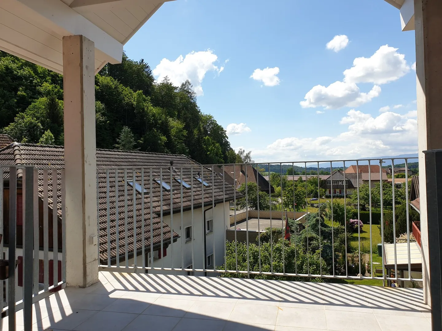 Calme et proche de la nature - Appartement sous les combles cherche nouveau locataire - Photo 2 sur 17
