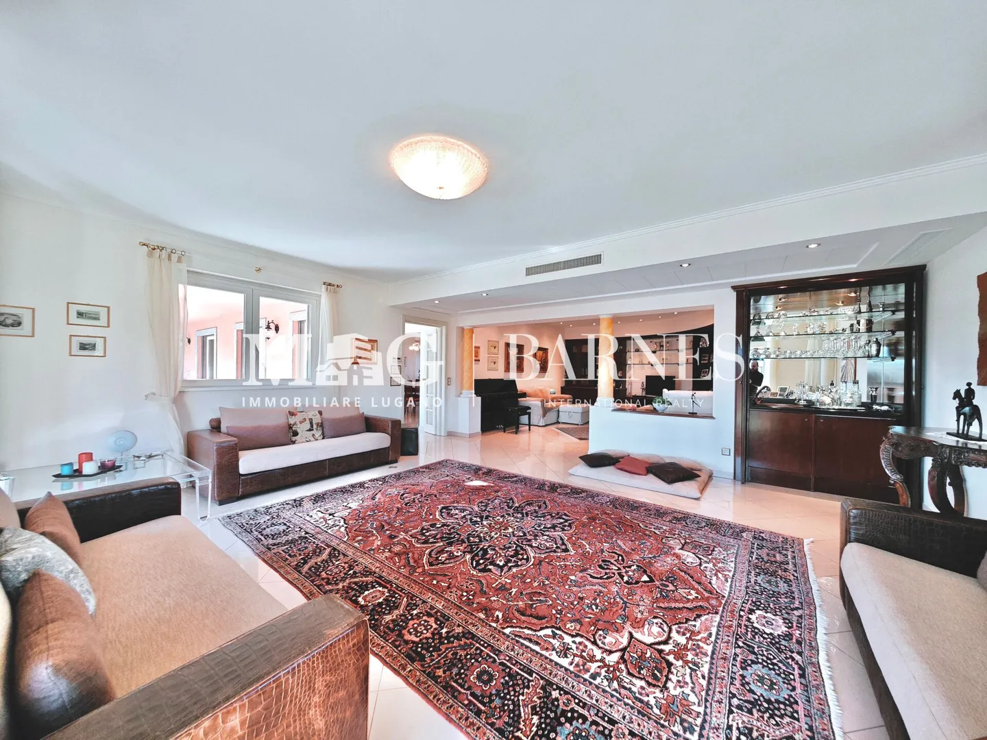 REPRESENTATIVE VILLA in Lugano Manno, elegant with pool and guest house - Photo 11 of 38