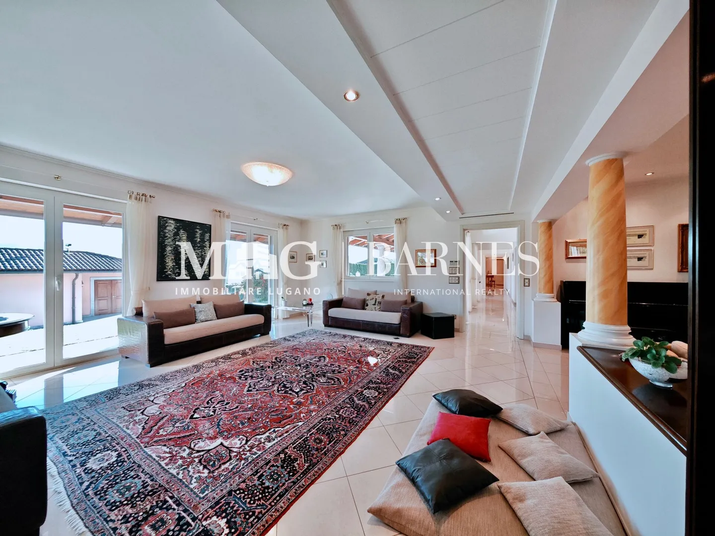 REPRESENTATIVE VILLA in Lugano Manno, elegant with pool and guest house - Photo 7 of 38