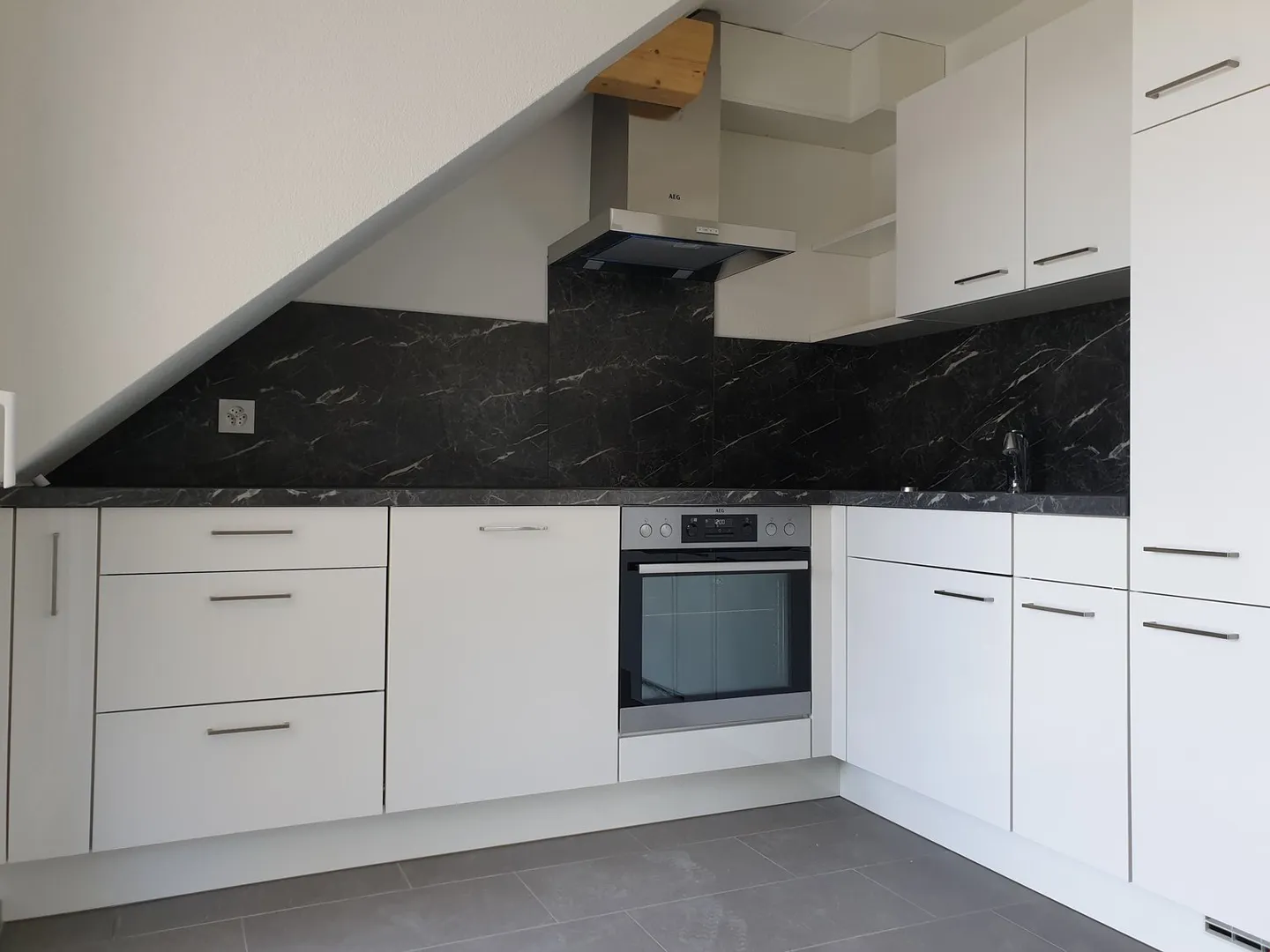 Calme et proche de la nature - Appartement sous les combles cherche nouveau locataire - Photo 5 sur 17