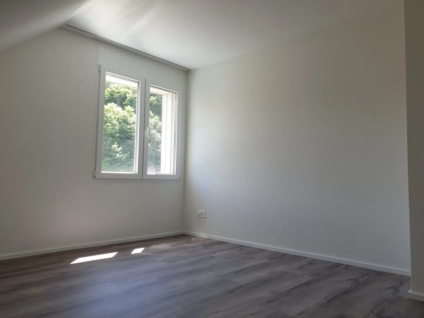 Calme et proche de la nature - Appartement sous les combles cherche nouveau locataire - Photo 9 sur 17