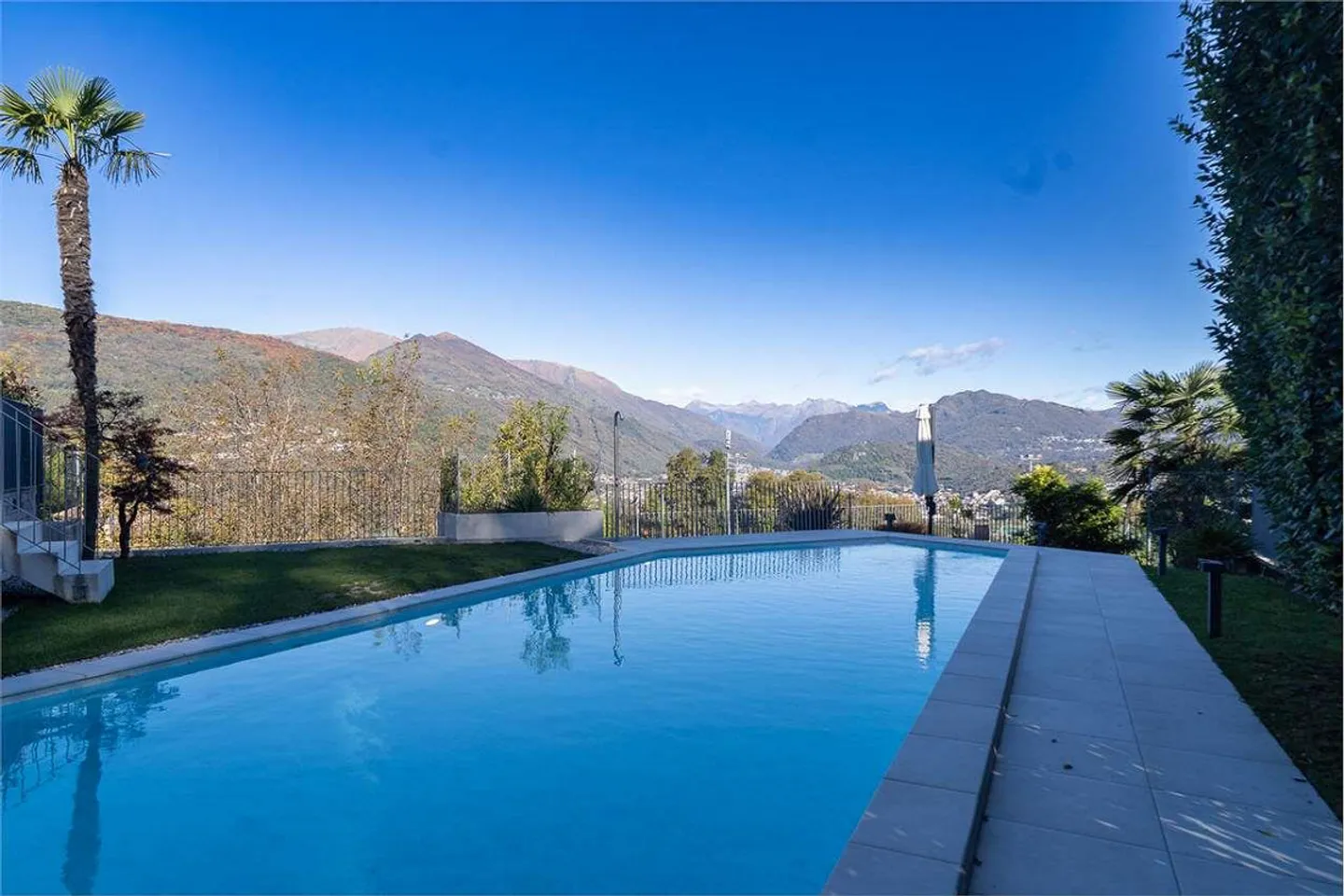 Living in Style in the Green - 4.5 Rooms with Garden and Pool - Photo 1 of 2