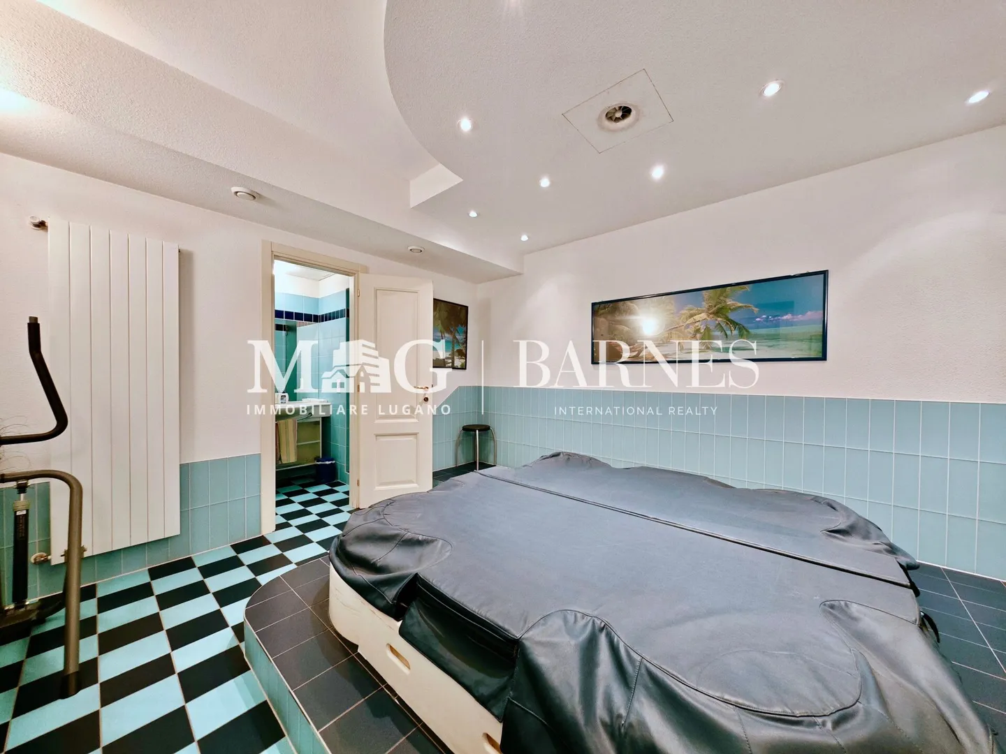 REPRESENTATIVE VILLA in Lugano Manno, elegant with pool and guest house - Photo 33 of 38