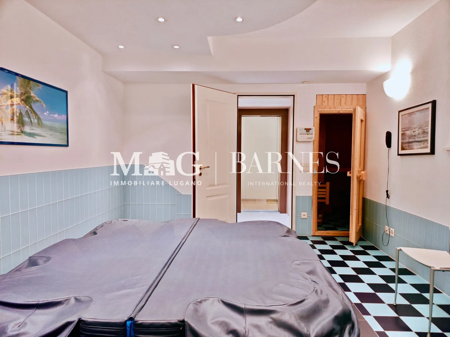 REPRESENTATIVE VILLA in Lugano Manno, elegant with pool and guest house - Photo 32 of 38