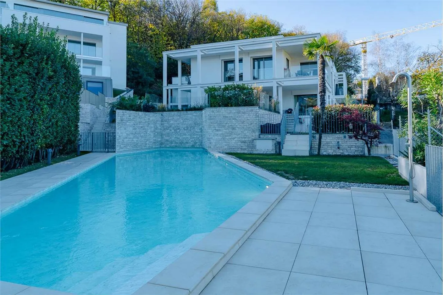 Living in Style in the Green - 4.5 Rooms with Garden and Pool - Photo 2 of 2