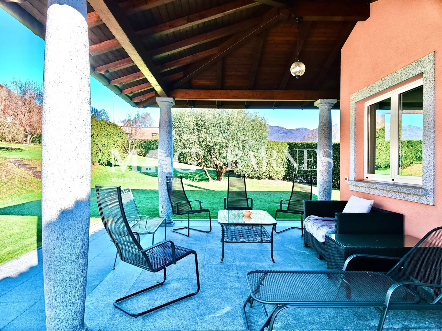 REPRESENTATIVE VILLA in Lugano Manno, elegant with pool and guest house - Photo 37 of 38