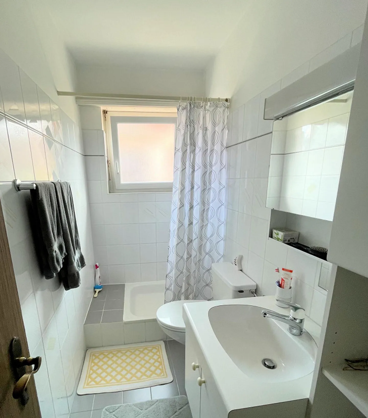 Villa spacieuse avec piscine dans un quartier résidentiel prestigieux - Photo 14 sur 19