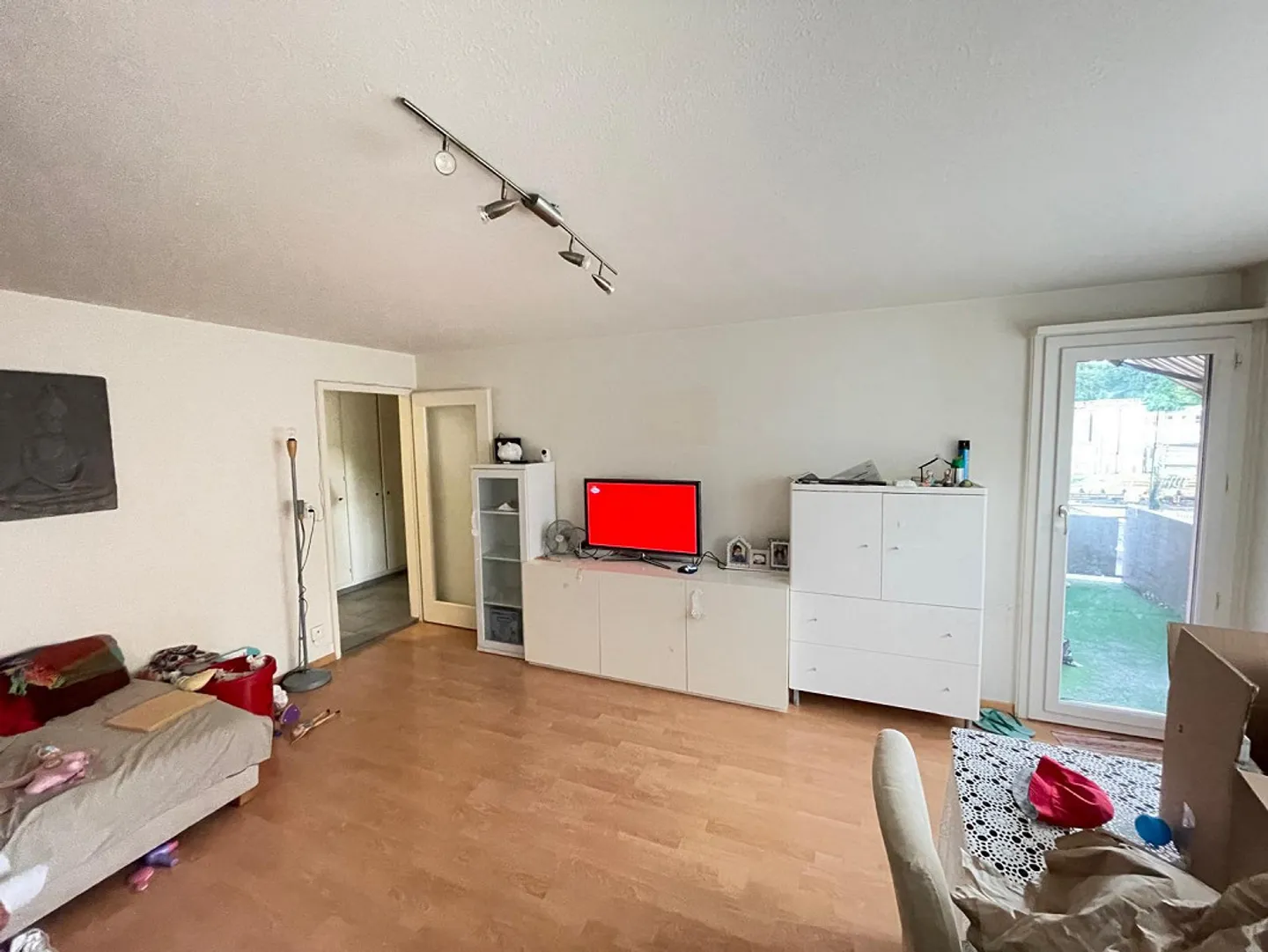 Appartamento di 3 stanze con nuova cucina - Foto 6 di 8