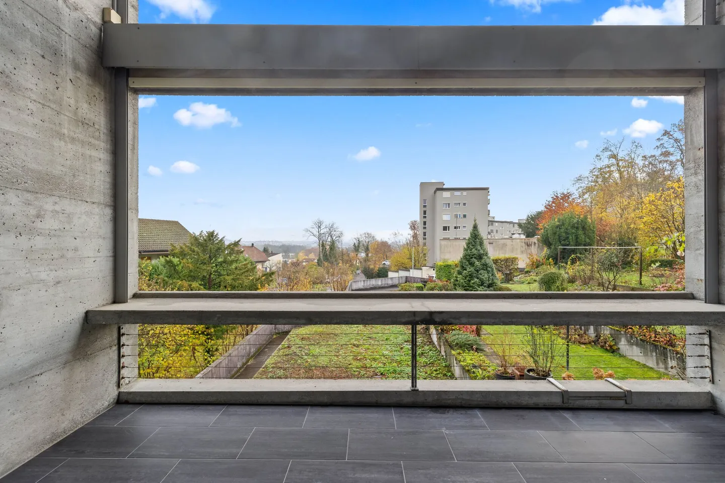 Freshly renovated, modern 4.5-room end-of-terrace house with garage. - Photo 3 of 17