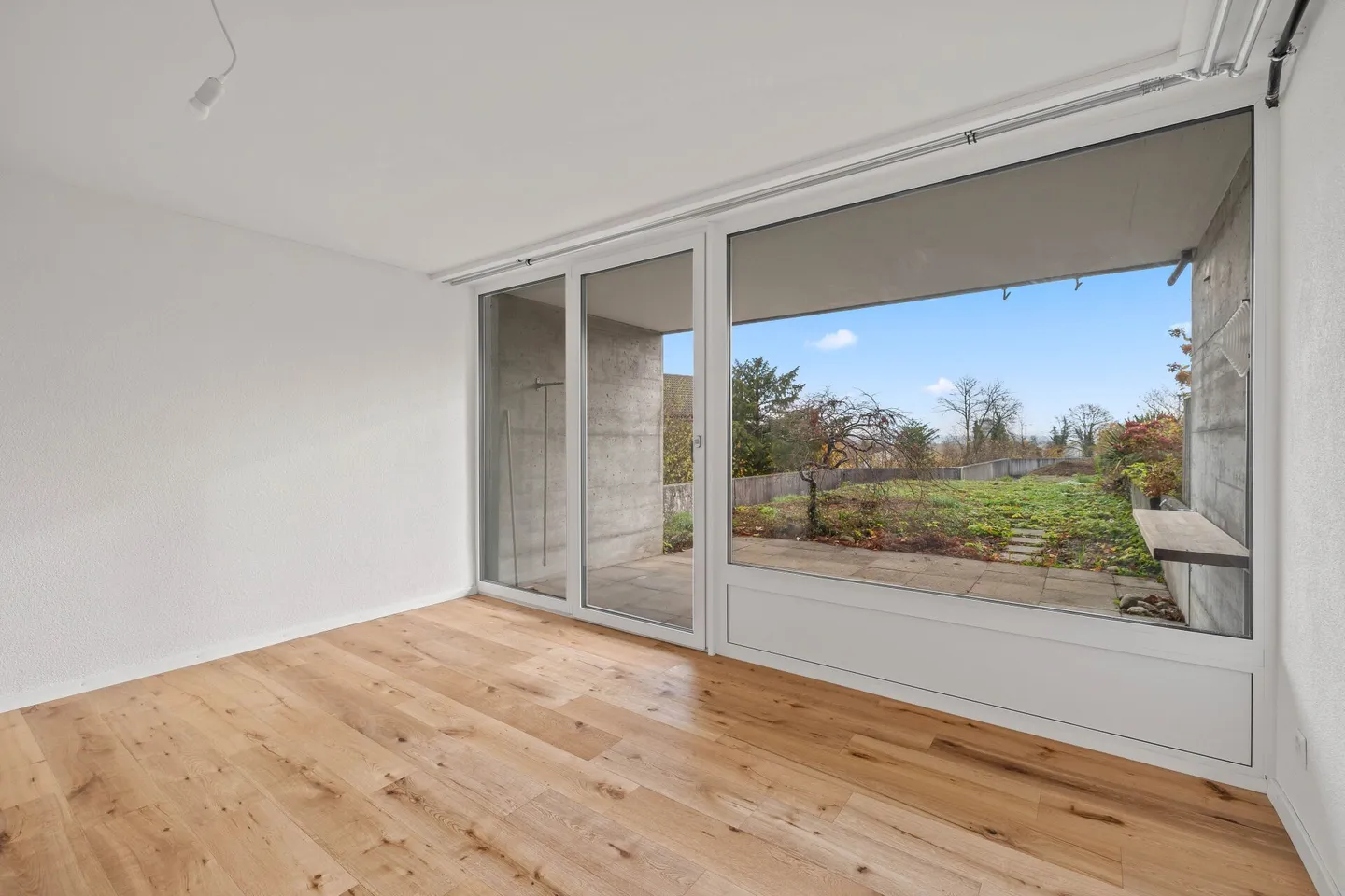 Freshly renovated, modern 4.5-room end-of-terrace house with garage. - Photo 9 of 17