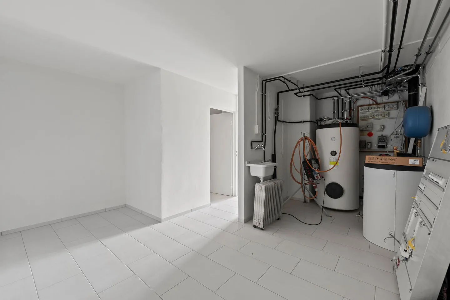 Freshly renovated, modern 4.5-room end-of-terrace house with garage. - Photo 12 of 17