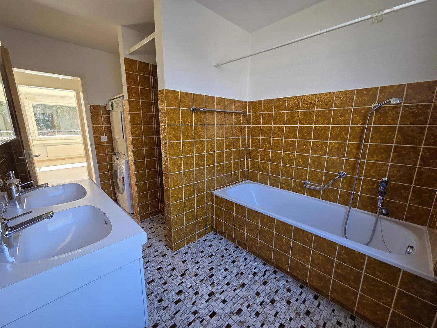 Geräumige Wohnung im Lacuna - Foto 18 von 24