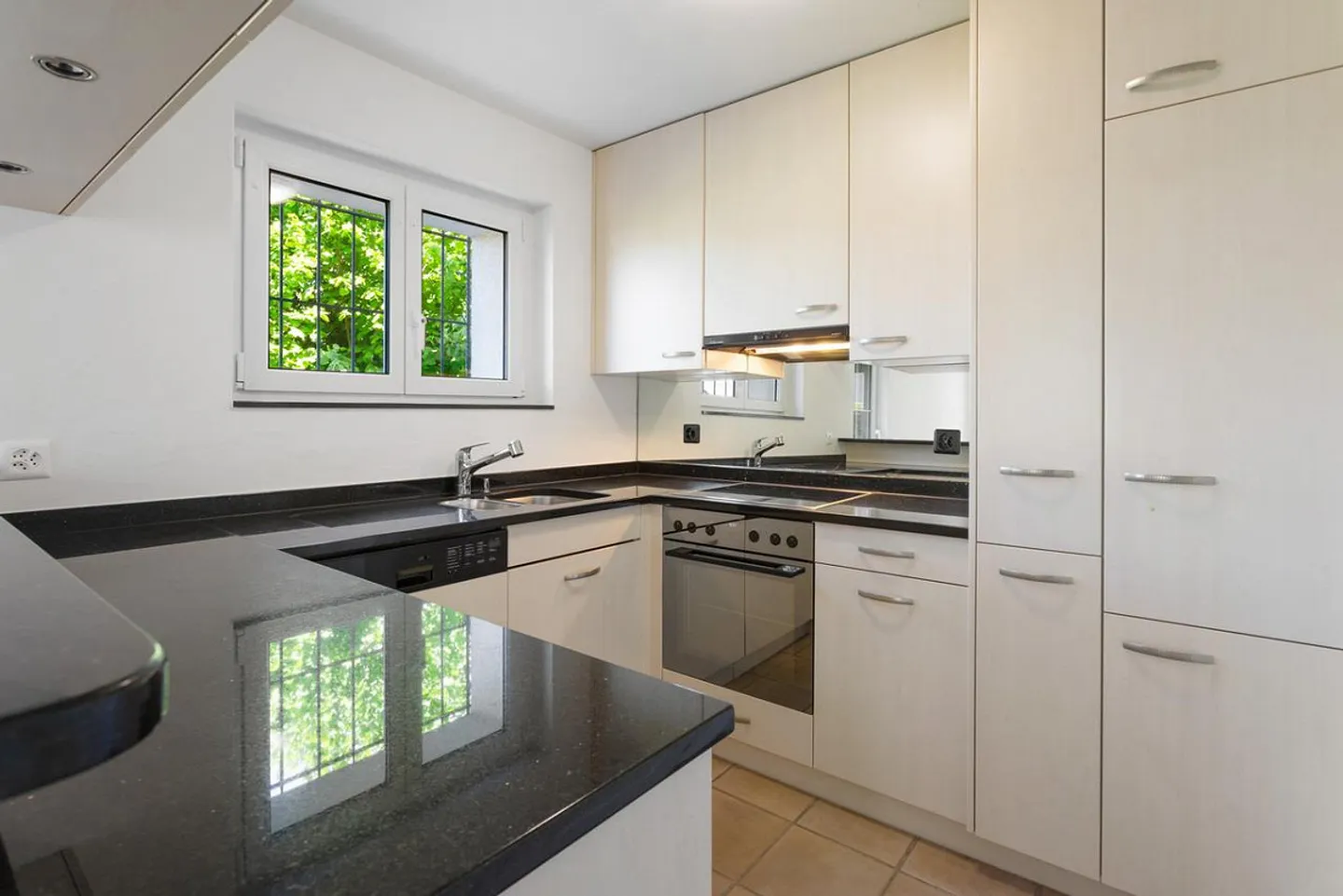 Charmantes Doppelhaus in Altstetten - Foto 3 von 13