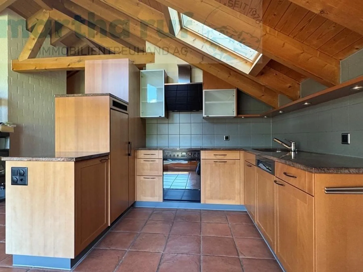 3.5-Room Penthouse with Stunning Mountain Panorama - Photo 6 of 14